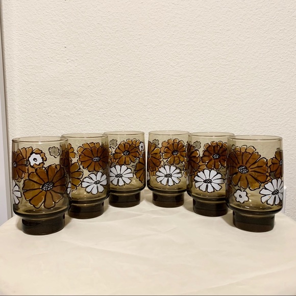 Vintage Other - Vintage 60s 70s floral cups